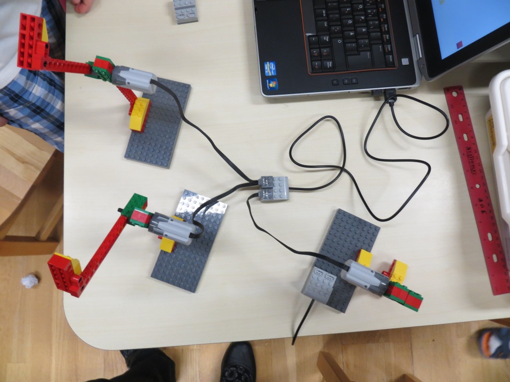 Poiste leiutis-1 aju 3 robotit_ töötas küll